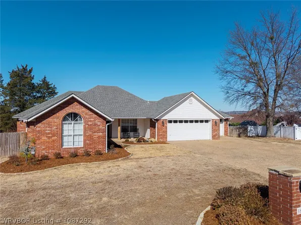 1815 Heritage Dr, Van Buren, AR 72956
