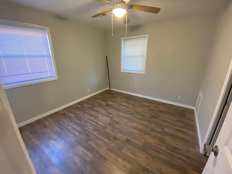 4925 Amherst Dr — Photo 8