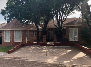 132 Aransas Ave, Levelland, TX 79336