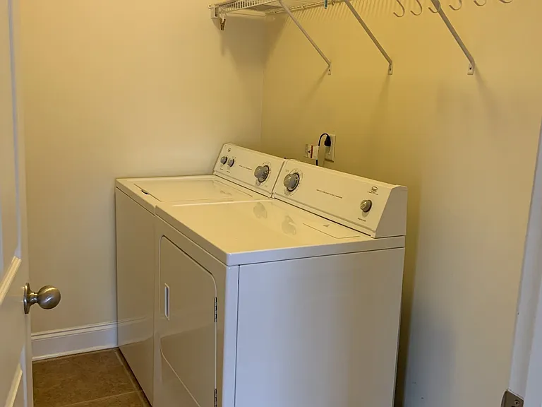 2715 Dora Elizabeth Ct — Photo 9