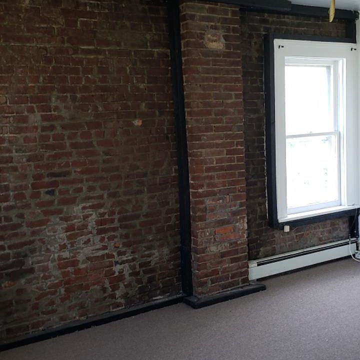 2nd image of 8 Washington St
