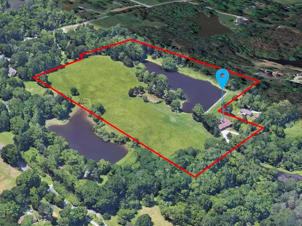 2723 Country Club Rd, Carbondale, IL 62901