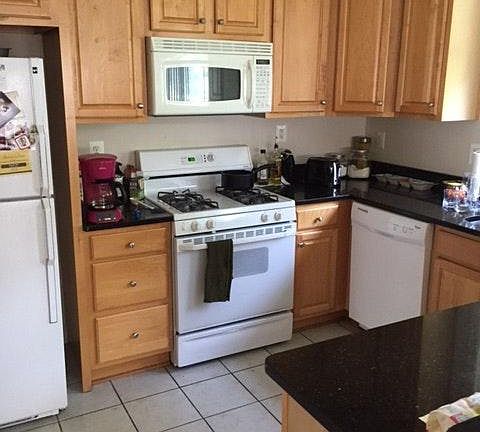 2nd image of 1225 N Dinwiddie St