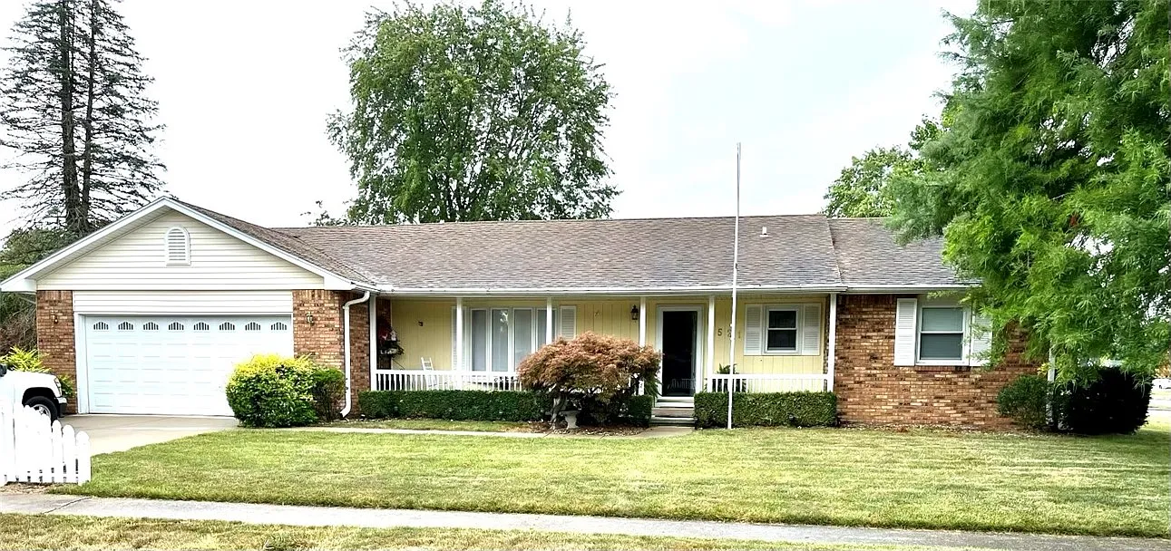521 Price Ave photo 1