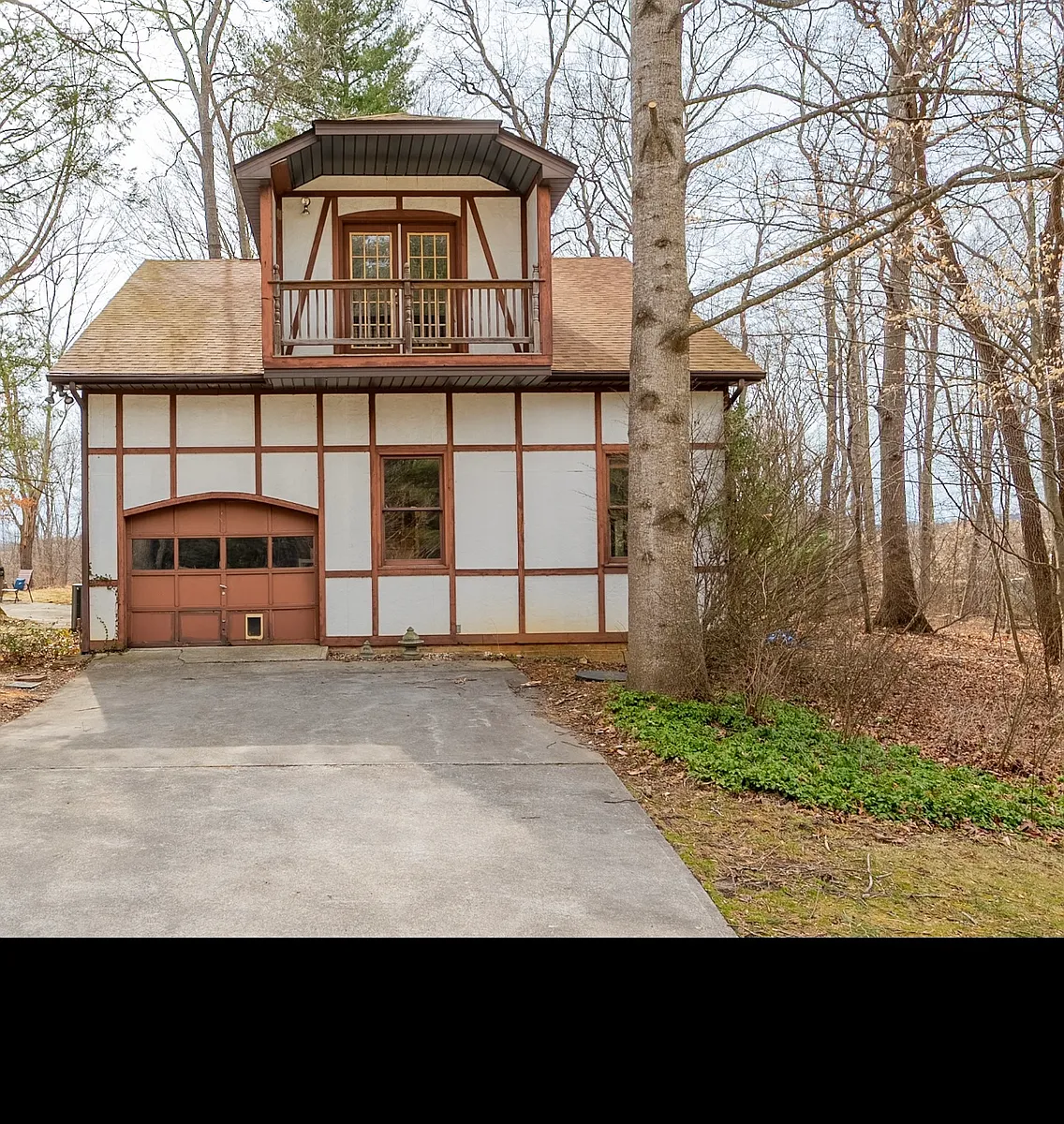 Building Photo - 1701 Sterling Dr