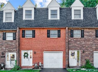 8235 Vicksburg Pl, Baldwinsville, NY 13027