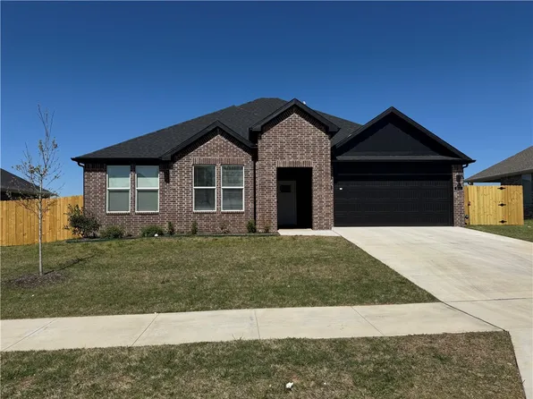 211 N Yona St, Farmington, AR 72730