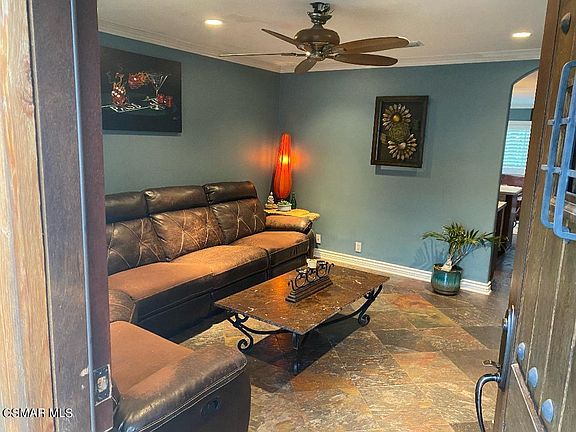 4th image of 542 American Oaks Ave