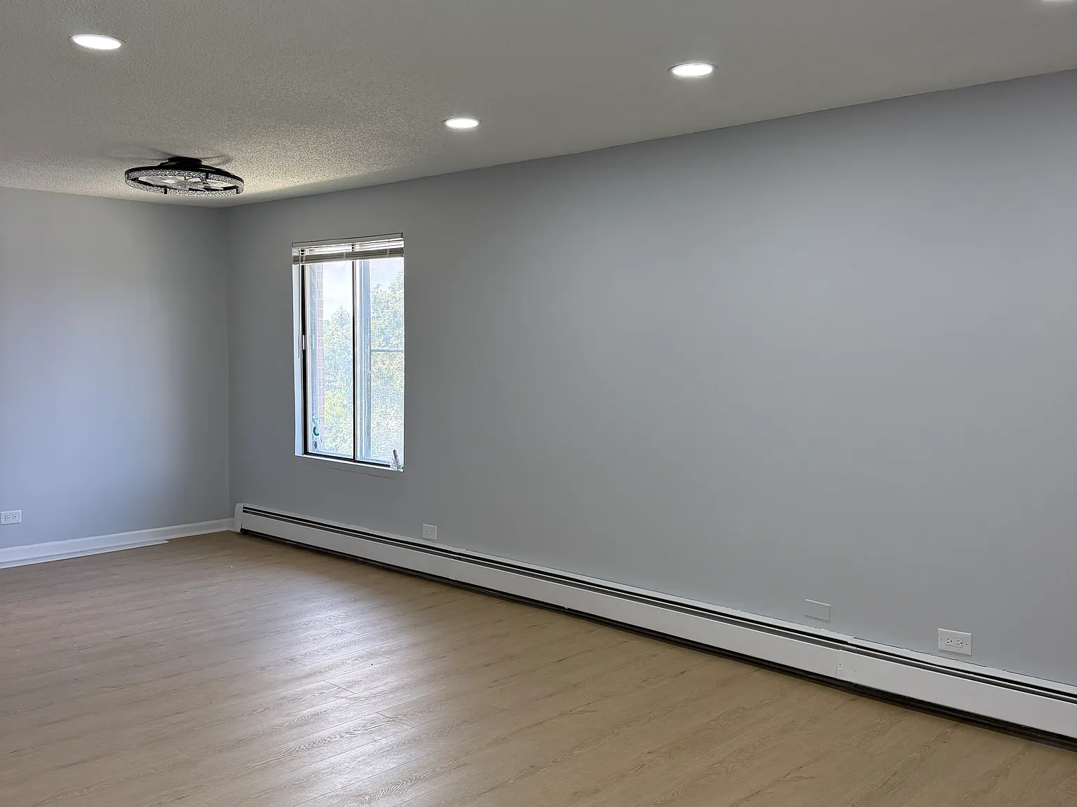2 bed, 1.5 bath, 890 sqft, $1,950 — Photo 3