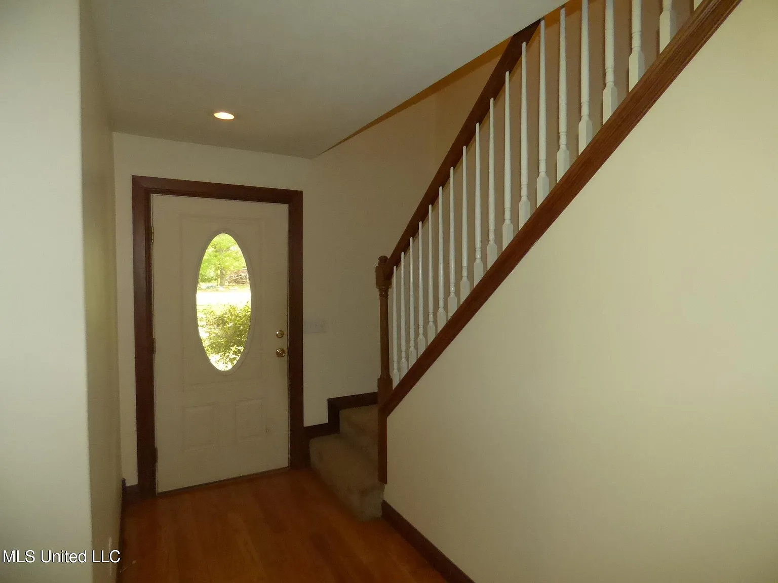 3 bed, 3.0 bath, 3538 sqft, $1,500 — Photo 2