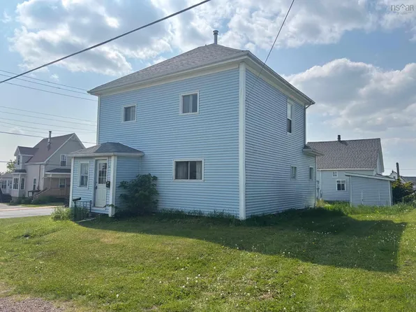 13 Erncliffe St, Amherst, NS B4H 1A7