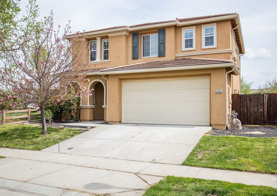 1st image of 2445 Kinsella Way