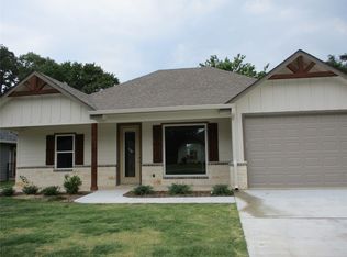 131 Pine St, Emory, TX 75440