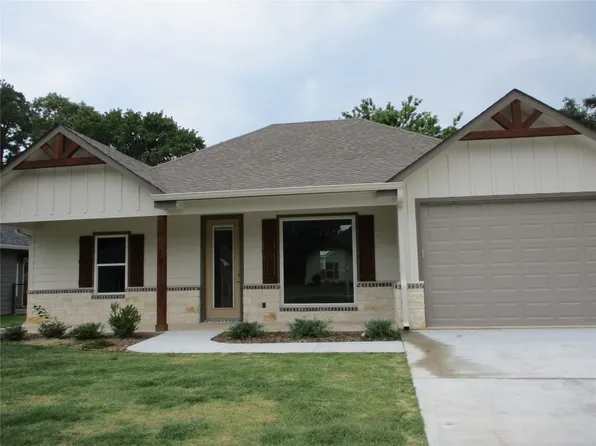 131 Pine St, Emory, TX 75440