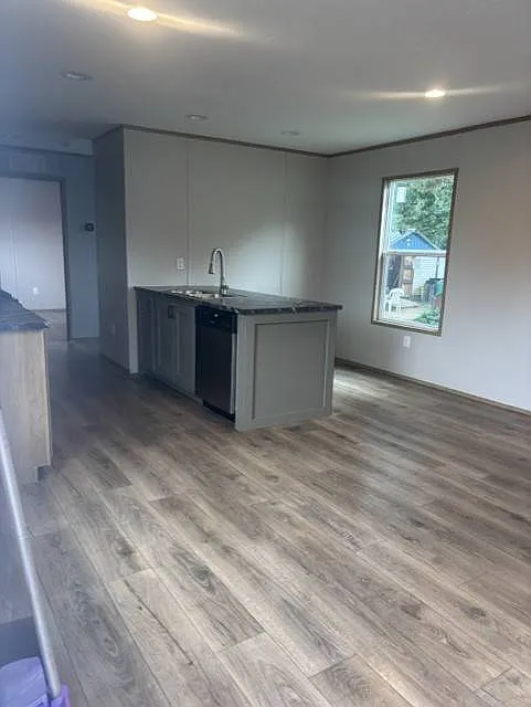 3 bed, 2.0 bath, 1012 sqft, $1,050 — Photo 3