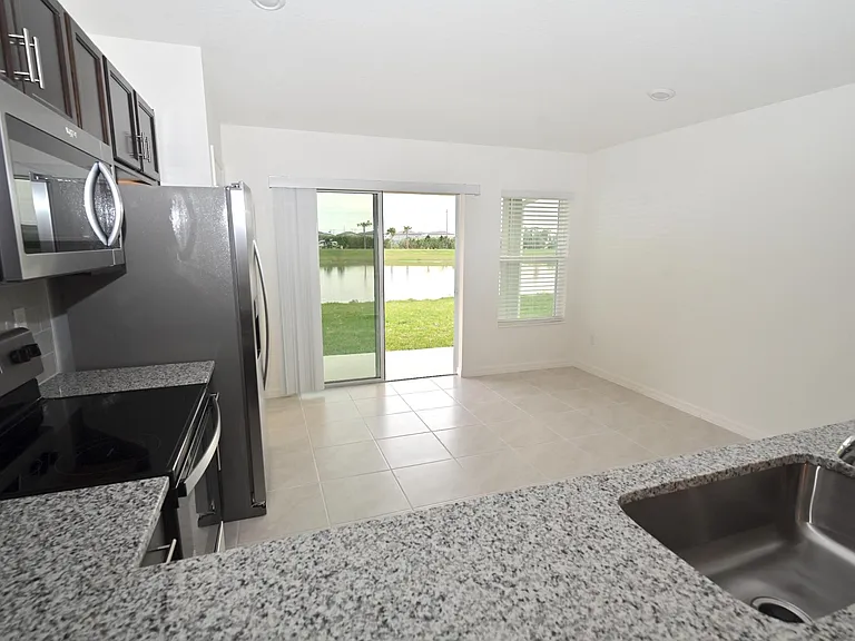 9532 Sandy Bluffs Cir — Photo 11