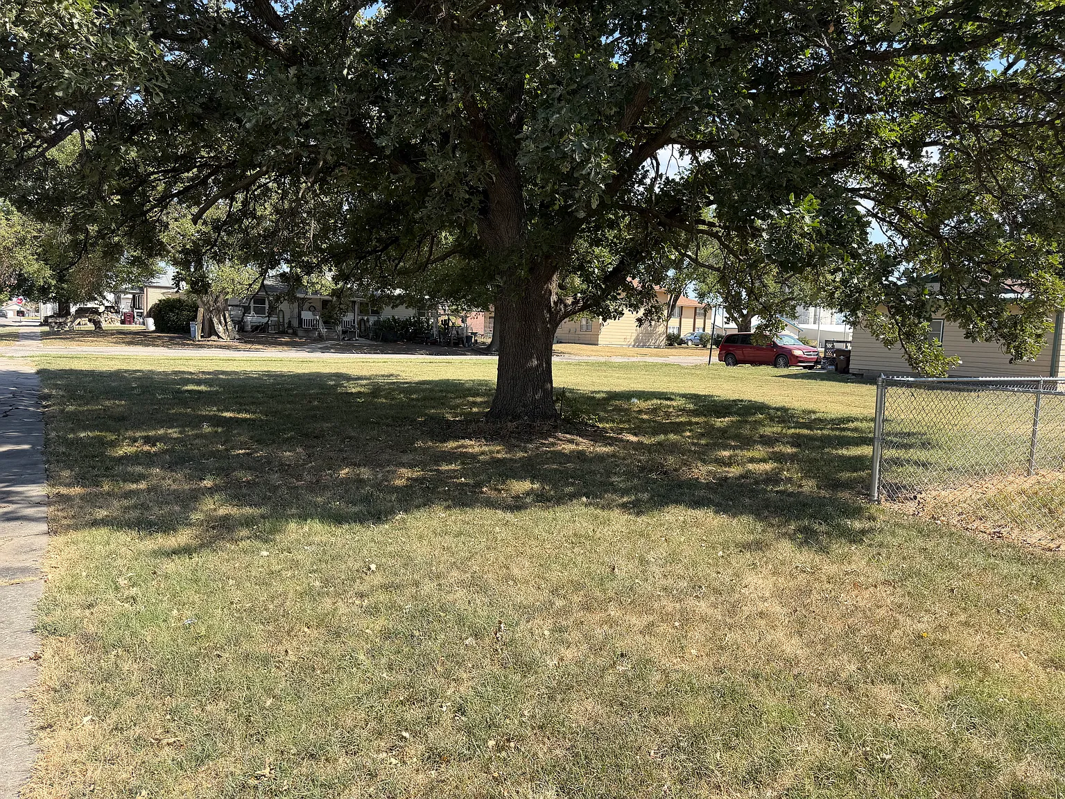 2 bed, 1025 sqft, $875 — Photo 2