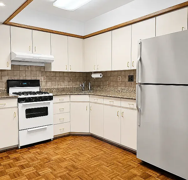 31-17 30th St #2A — Photo 1