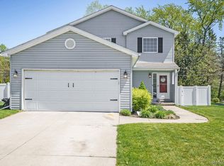 50 Fountain Park Dr, Waterford, MI 48327