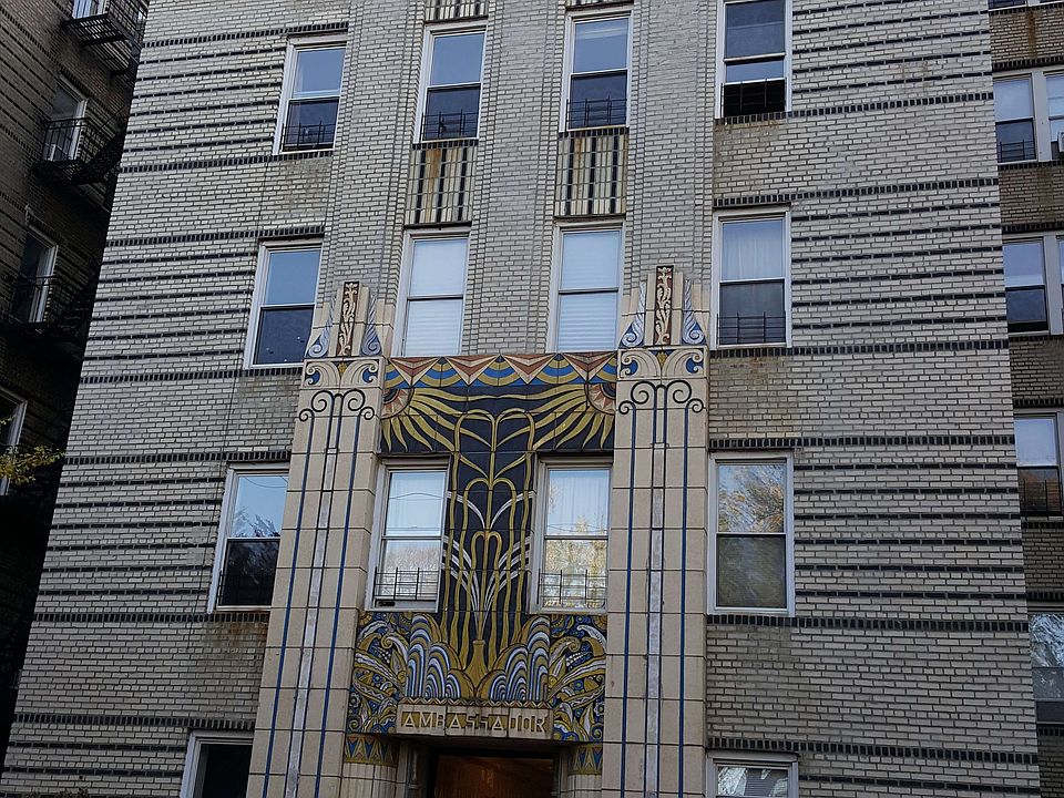 1st image of 30 Daniel Low Ter APT 2F