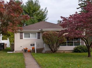 1147 E Victoria St, South Bend, IN 46614