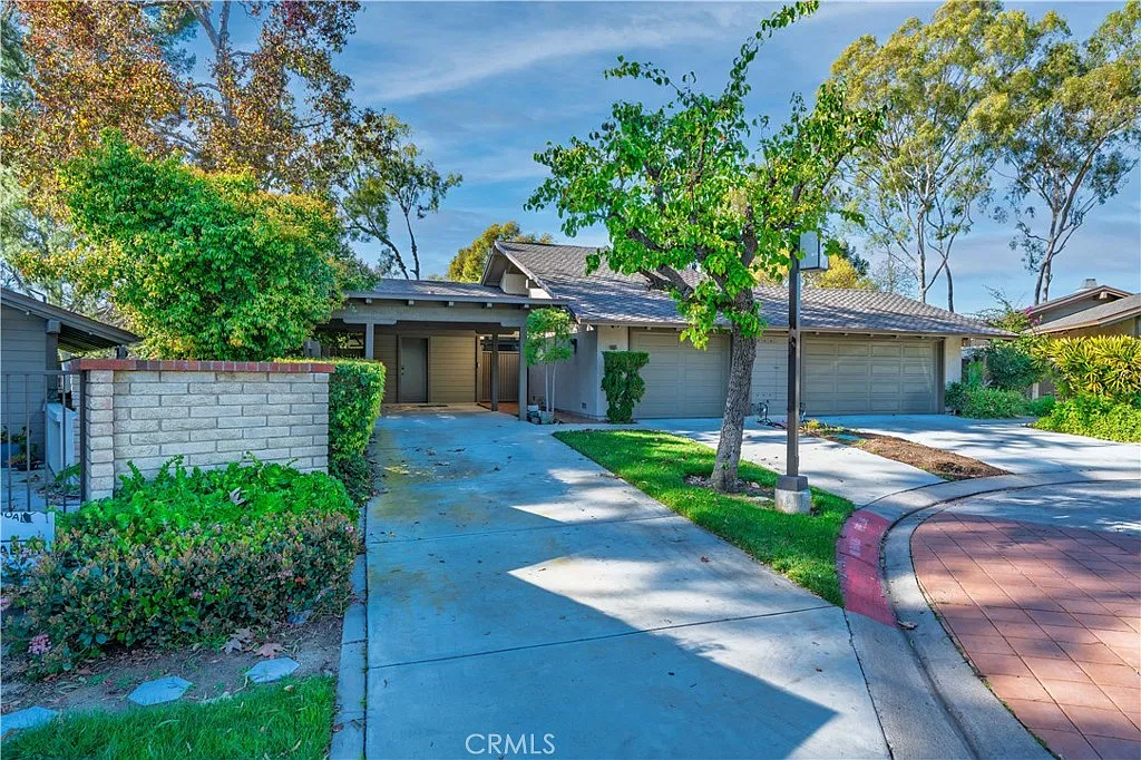 2 bed, 2.5 bath, 1548 sqft, $4,295 — Photo 3
