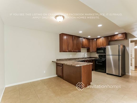 5th image of 436 W La Jolla Dr