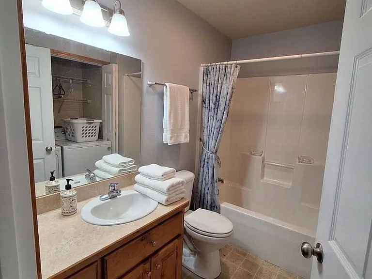 704 Bryton Ct — Photo 6