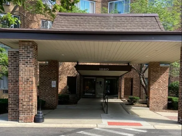 1880 Bonnie Ln APT 311, Hoffman Estates, IL 60169