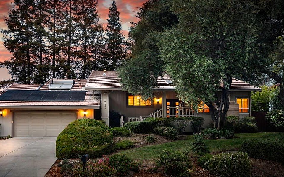 2nd image of 8407 Donahue Ct