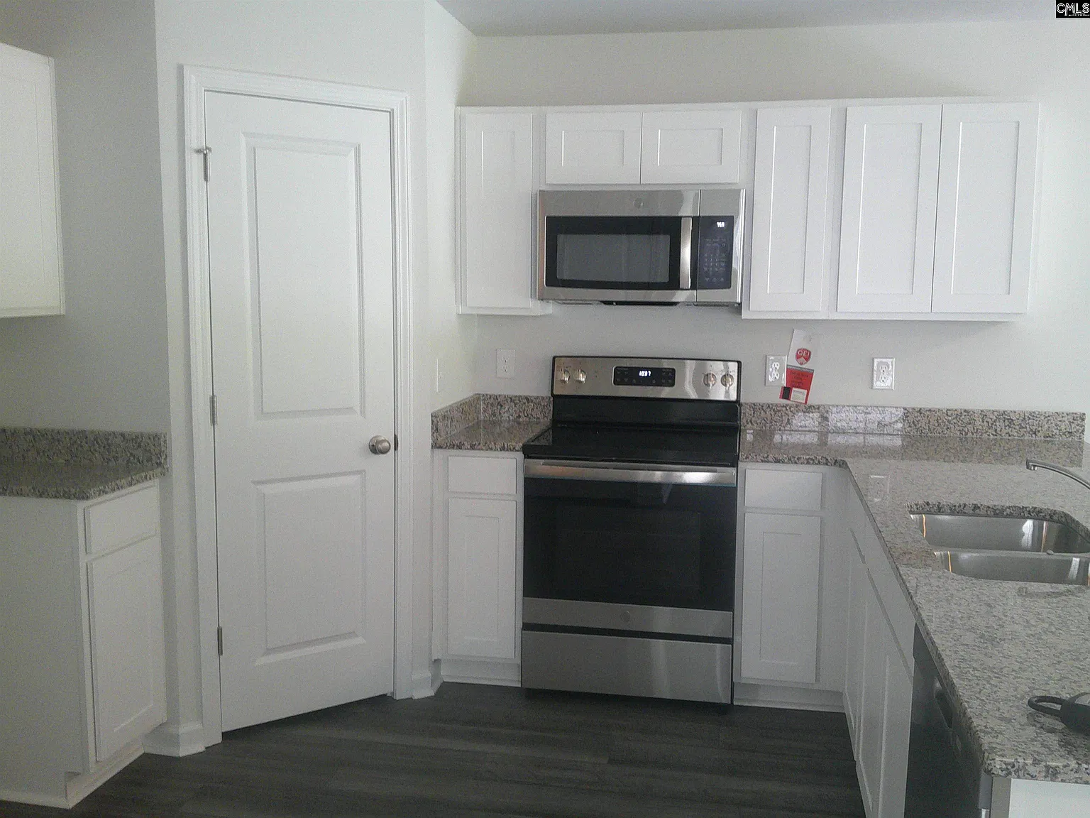 3 bed, 1620 sqft, $1,995 — Photo 4