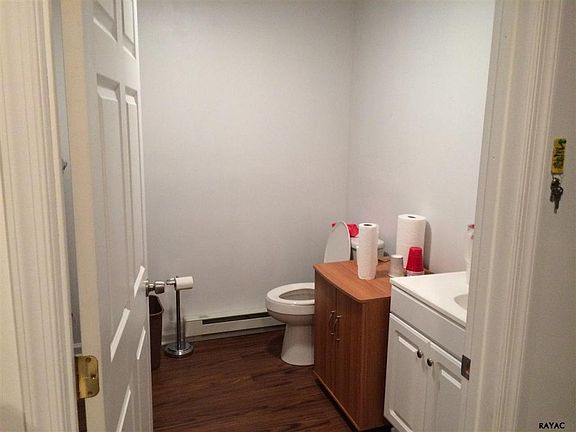 4th image of 2882 S Queen St