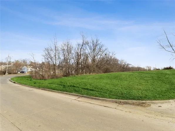 900 E 18th St S, Newton, IA 50208