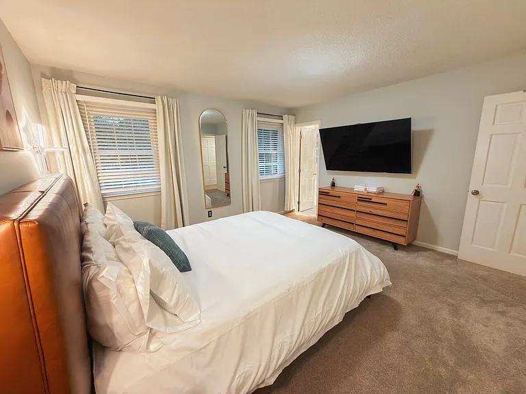 341 E Millbrook Rd — Photo 21