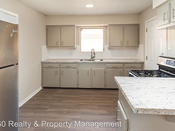 4th image of 526 Vionett Ln
