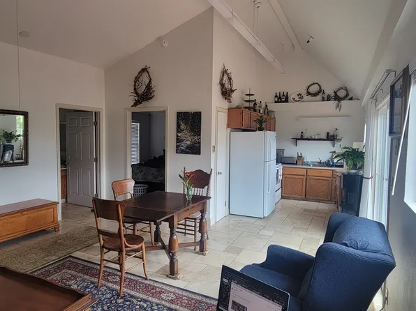 695 Cherry Creek Rd, Cloverdale, CA 95425