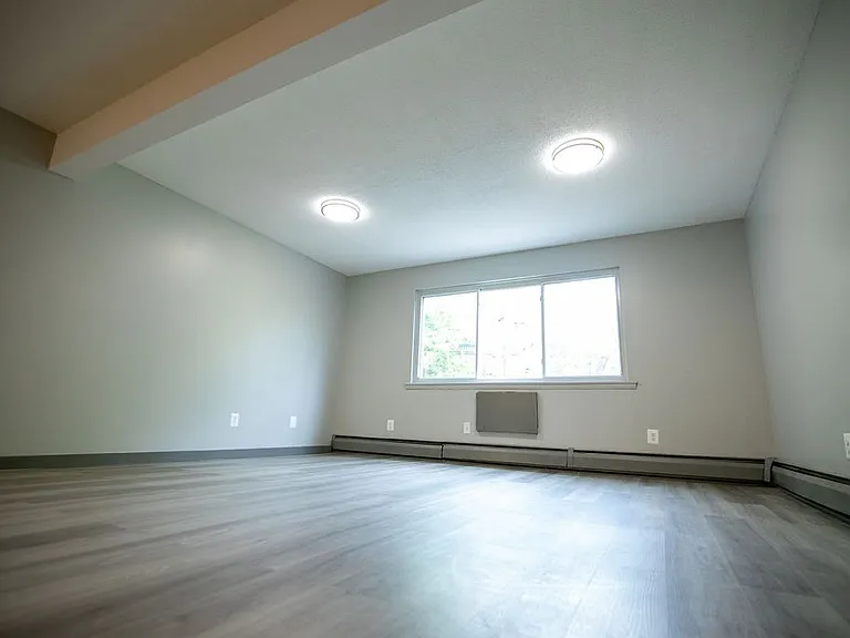 608 Allen St — Photo 31