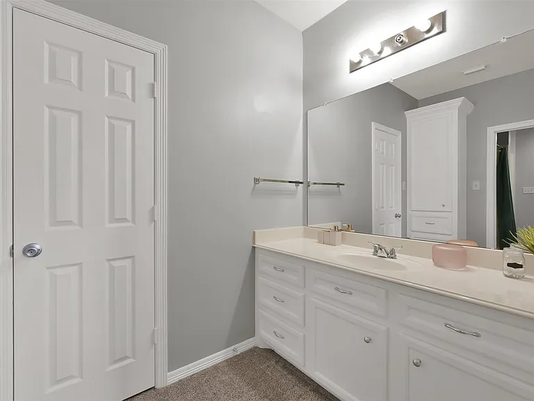 9706 Chipstead Ct — Photo 34