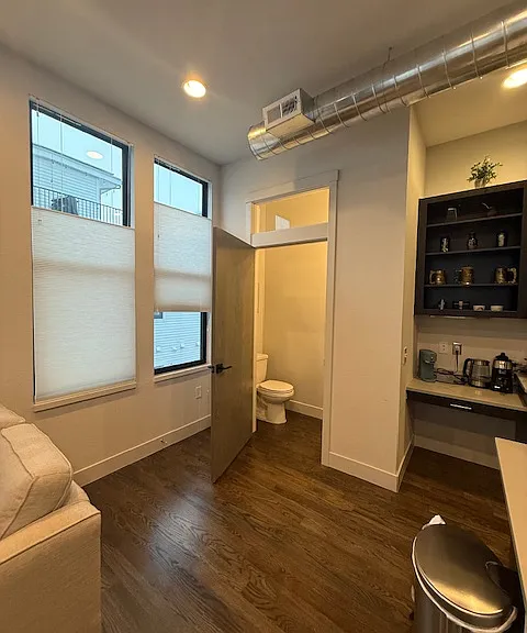 3321 N Downing St — Photo 13