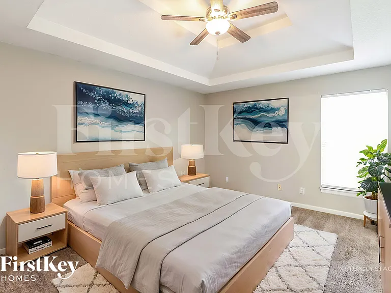 904 E Madelyn Dr — Photo 10