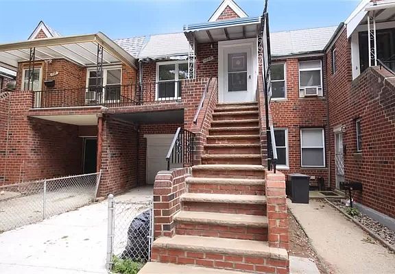3rd image of 1733 E 55th St #1