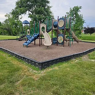 Westbrooke Village Apartments — Photo 9
