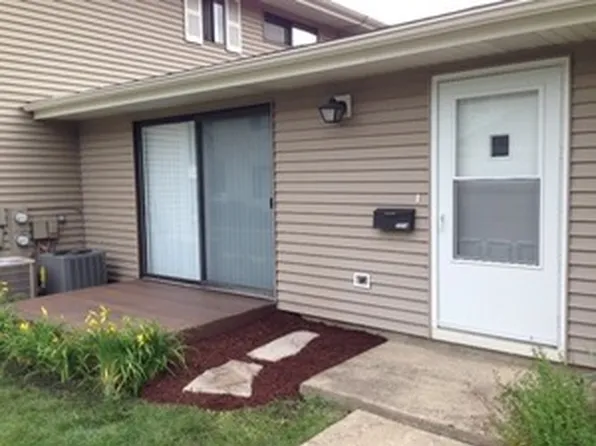 1114 Quanset Ct, Schaumburg, IL 60194
