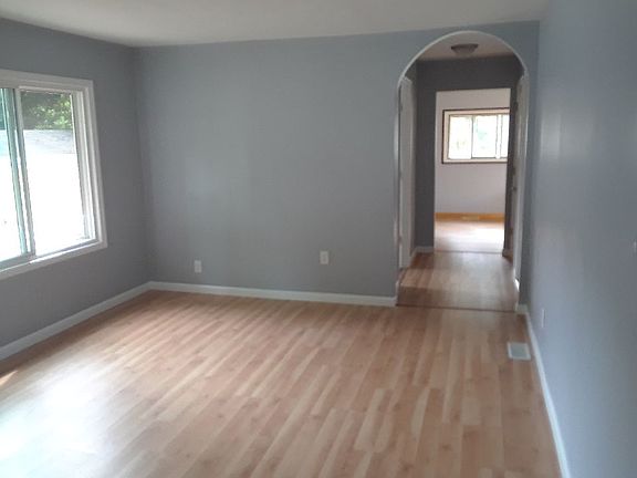 2nd image of 738 Fairyland Ave