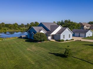 8120 Idlewood Rd, Clinton, IL 61727
