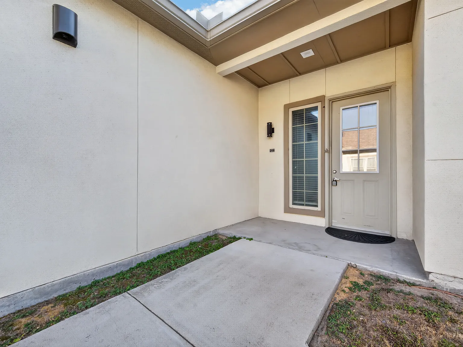 2400 Louis Henna Blvd — Photo 2