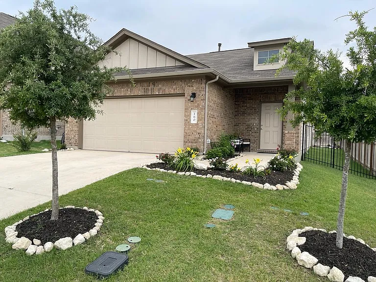 160 Earl Keen St — Photo 1