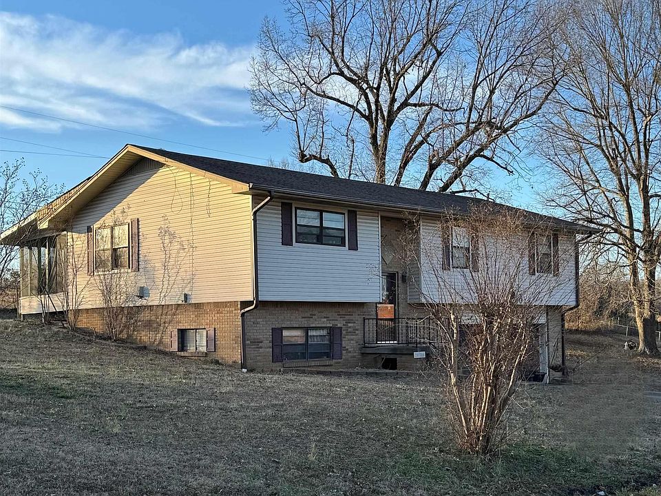 2nd image of 200 Center Valley Dr