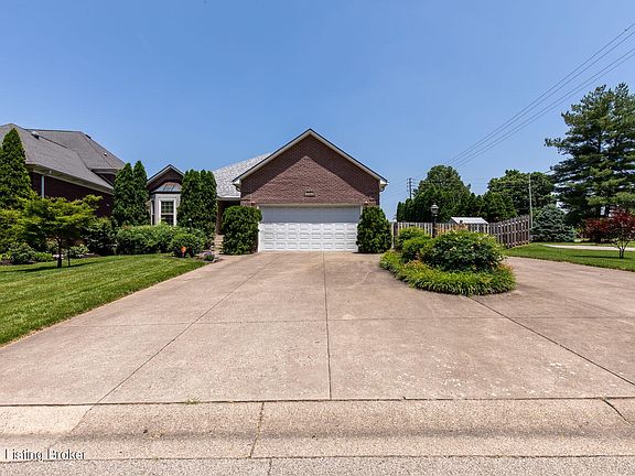 3rd image of 2909 Oxmoor Glen Pl