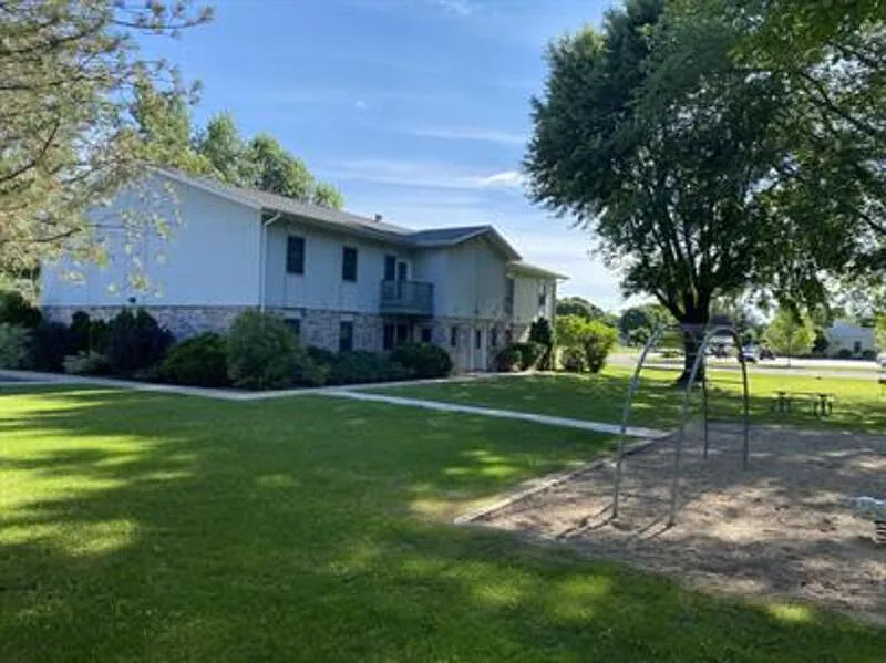120-130 Memorial Dr — Photo 2